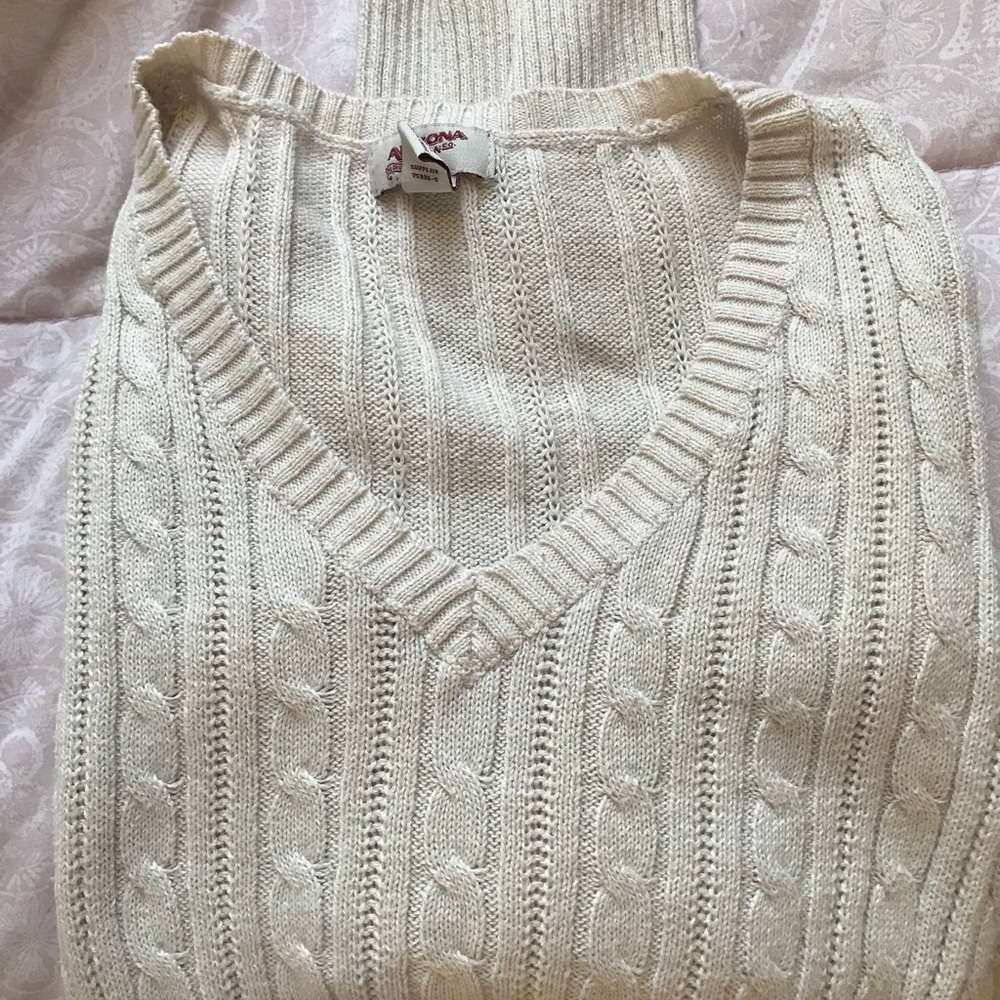 V-neck long sleeve